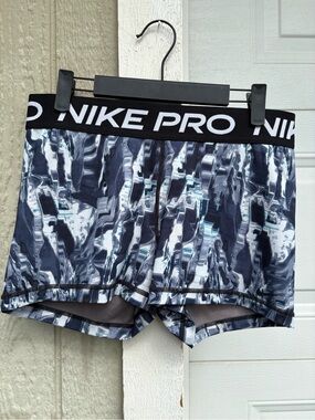 3” Nike Pro